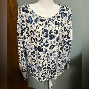🇺🇸$3🇺🇸 Lilac and London Blue and White Animal Print Long Sleeve Pajama Top NWT
